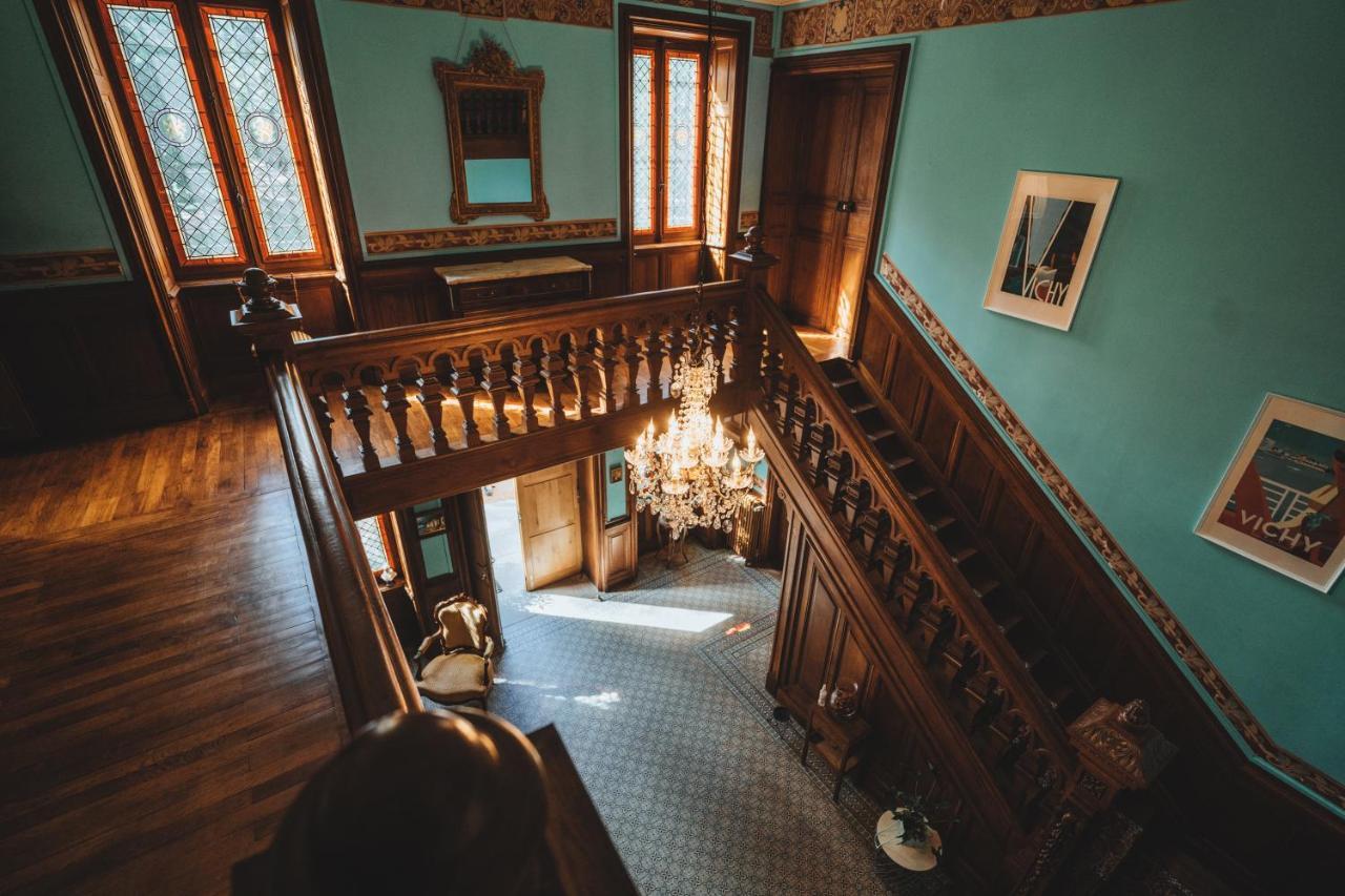 Chateau Du Guerinet Saint-Priest-Bramefant Zimmer foto