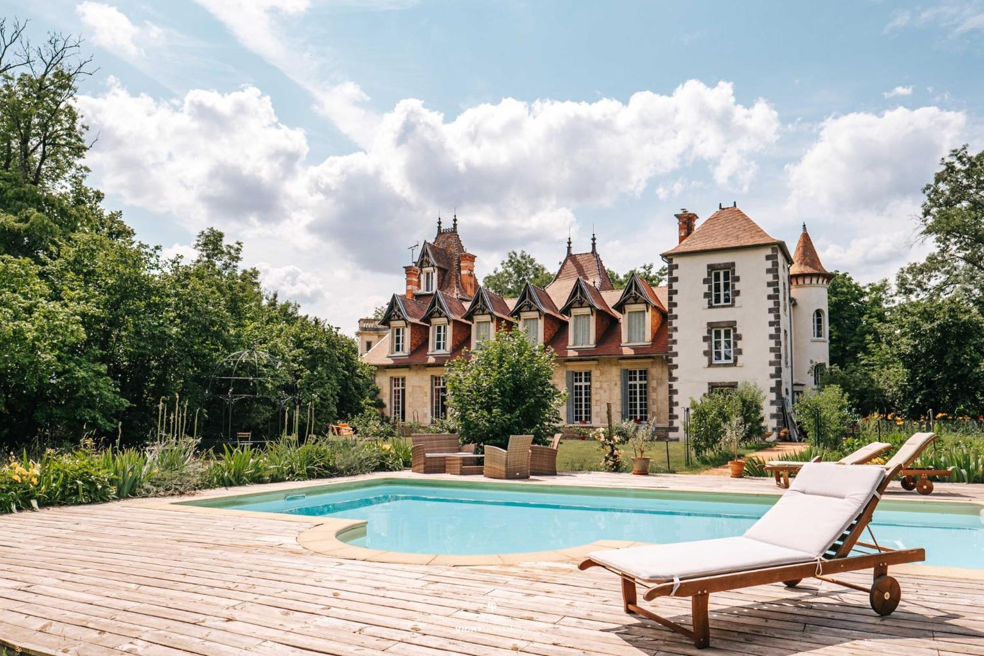 Chateau Du Guerinet Saint-Priest-Bramefant Exterior foto