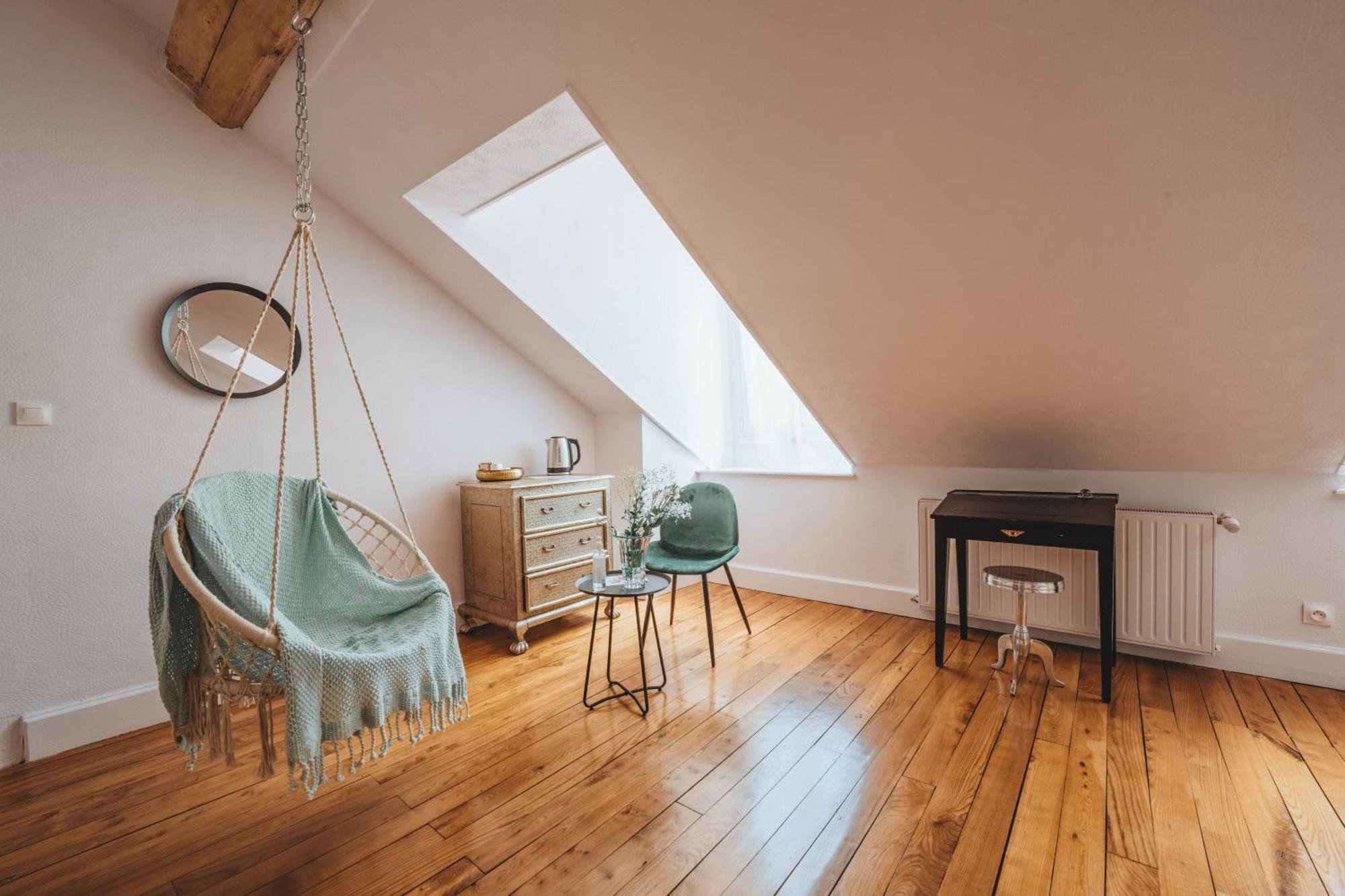 Chateau Du Guerinet Saint-Priest-Bramefant Zimmer foto